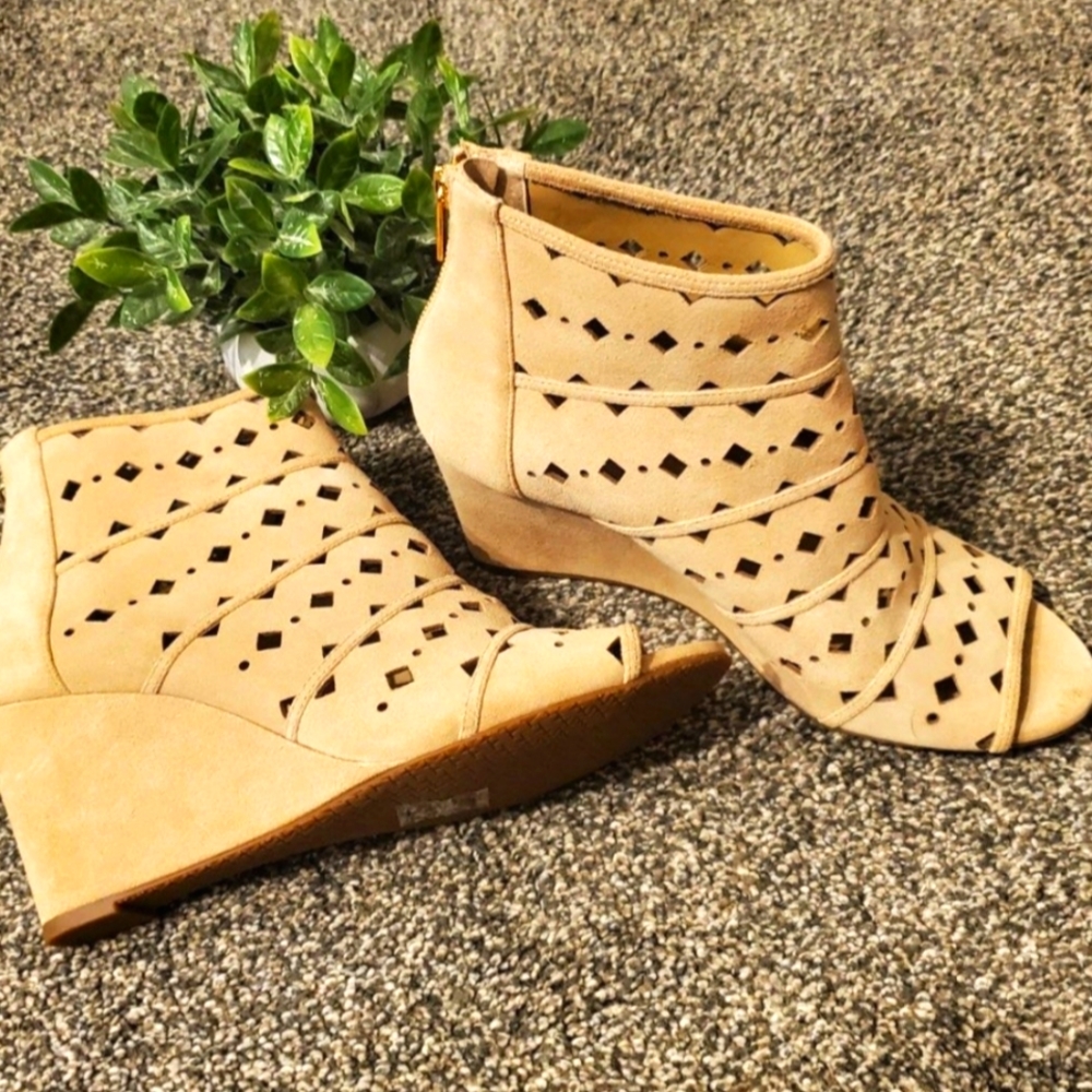 MK Wedges